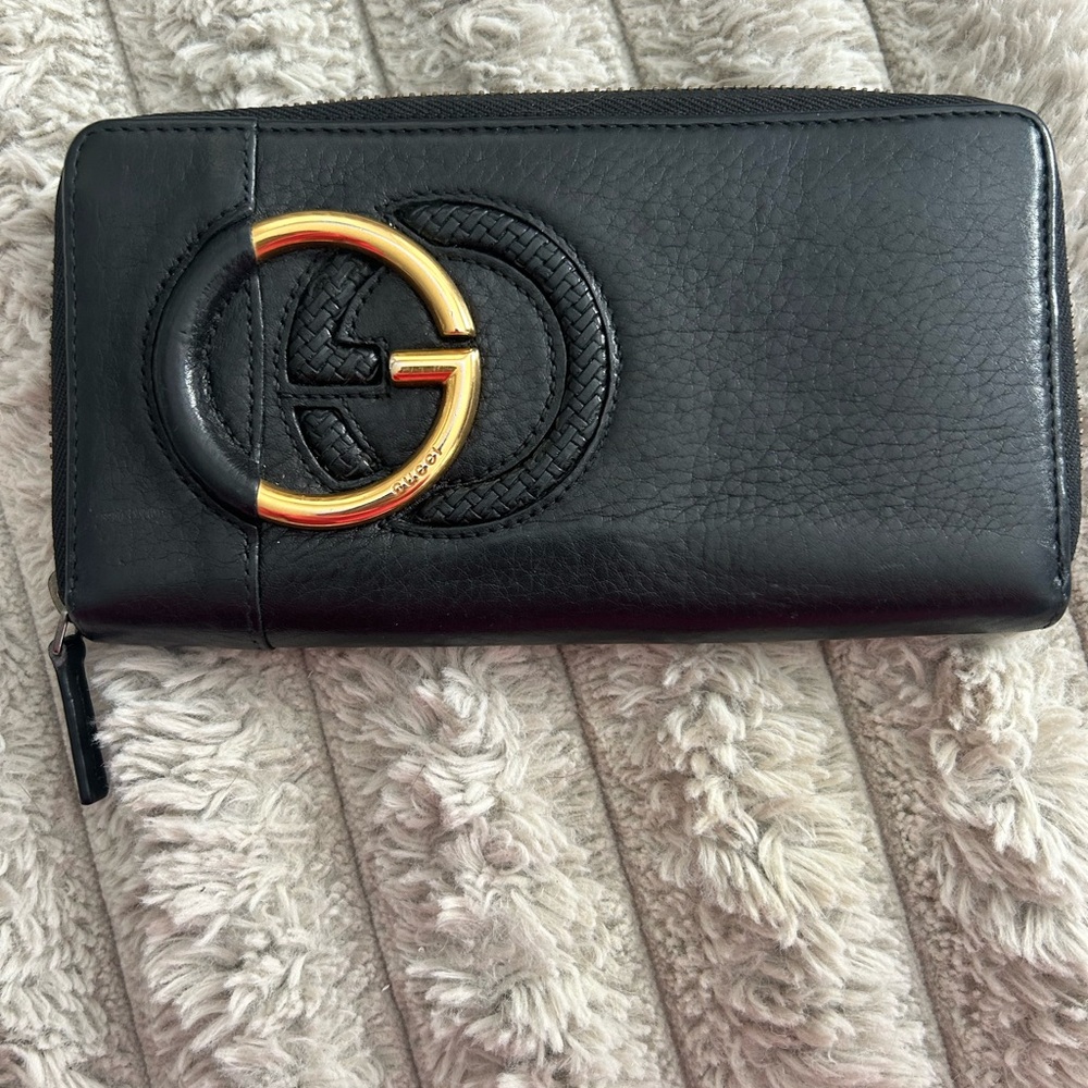 Gucci GG Marmont Zip Around Wallet Black Leather Gold Logo Continental